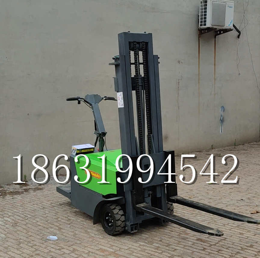 埔盐乡优程全电动叉车插腿式堆高车液压装卸车1.5吨升高小型站驾式铲车